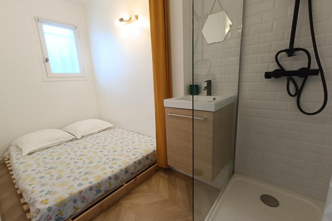 Magnificent Of 20 M With Terrace Apartment Bandol